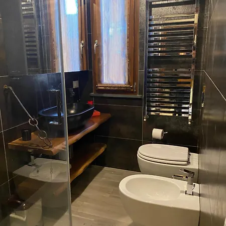 La Casa Gialla Feriehus Usigliano
